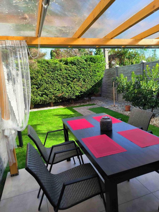 Baky House Apartment Balatonlelle Luaran gambar