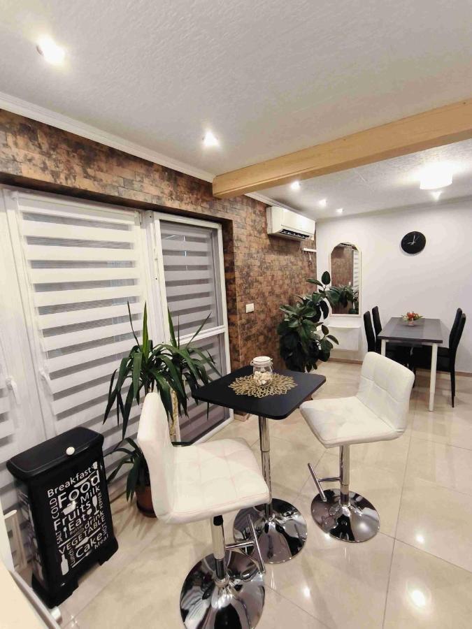 Baky House Apartment Balatonlelle Luaran gambar